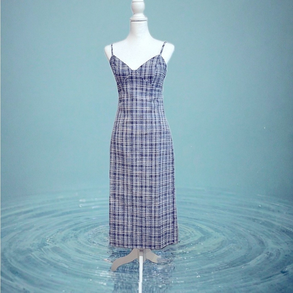 Nice A shape dress in a beautiful mix of blues, white and beige